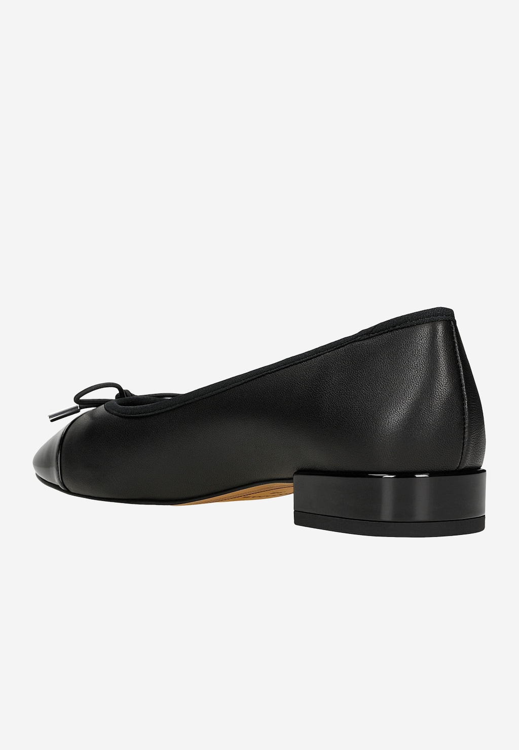 Eleganckie baleriny na obcasie z błyszczącym noskiem 44065-71 Widok 3