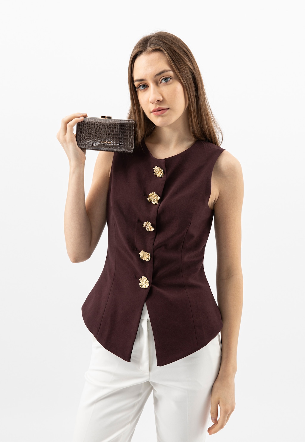 Beżowy lakierowany portfel damski zapinany na zatrzask 91085-34 Widok 1