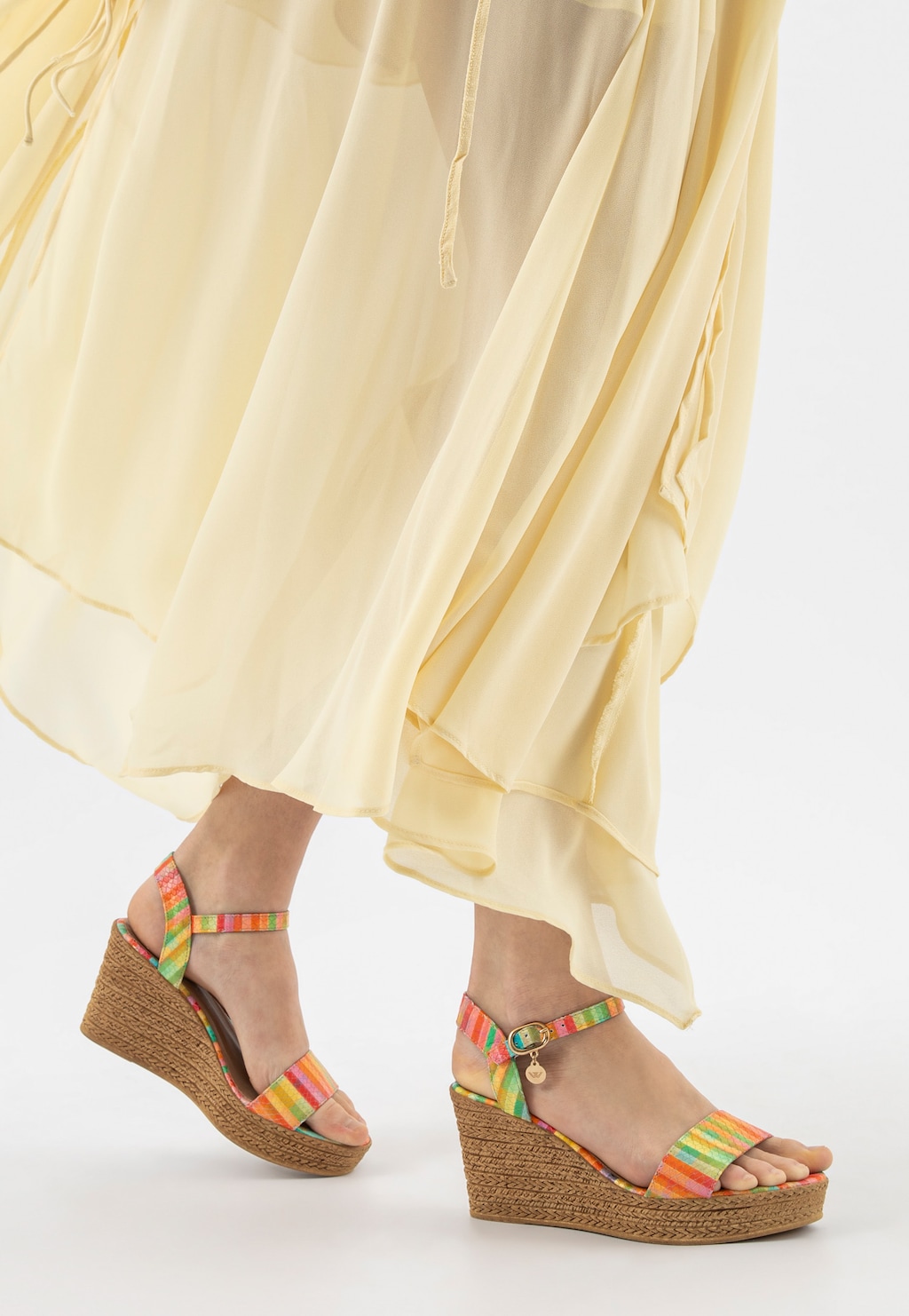 Kolorowe sandały damskie na koturnie 76022-50 Widok 7