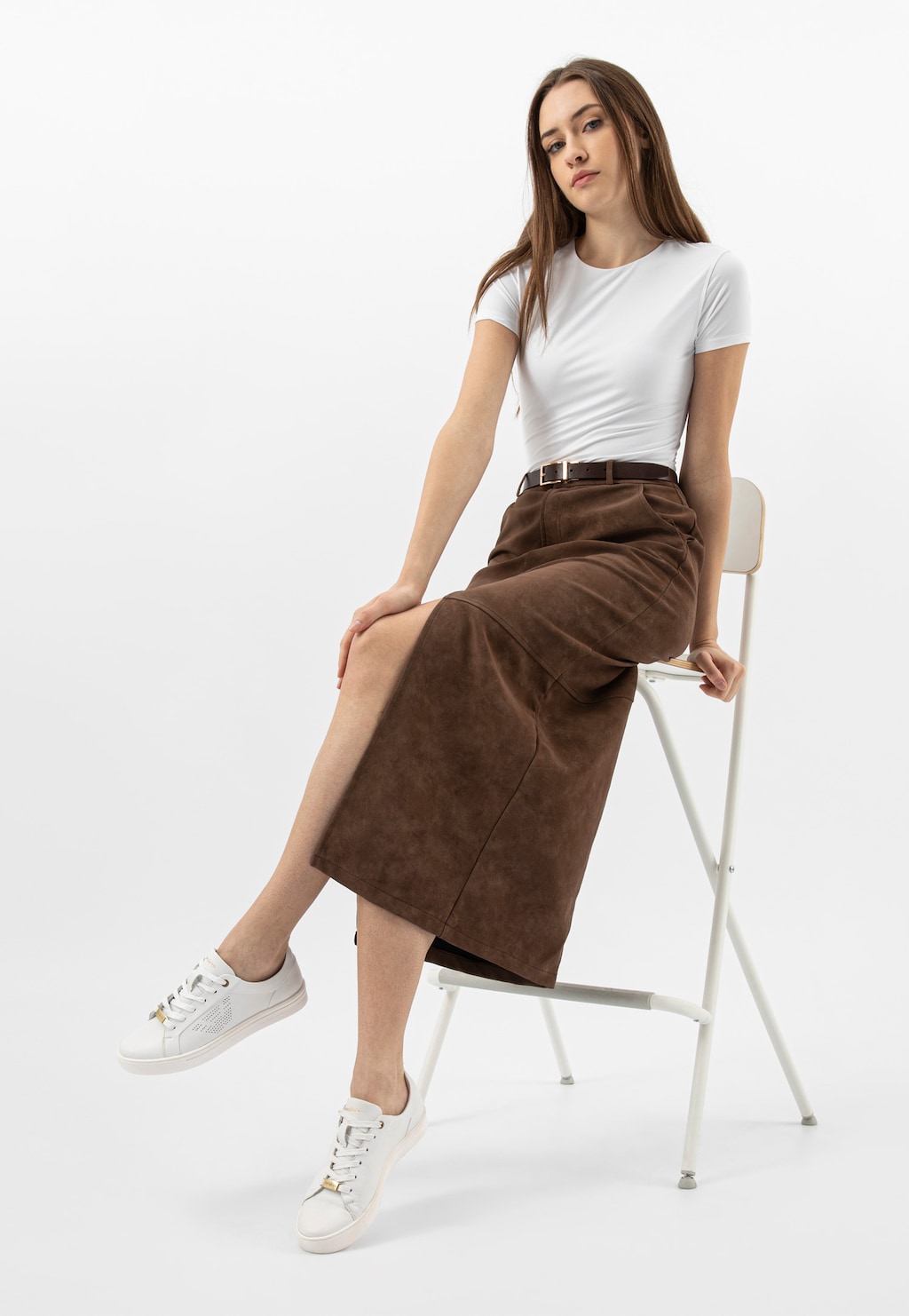 Białe półbuty damskie z dziurkowanym logo 46084-59 Widok 1