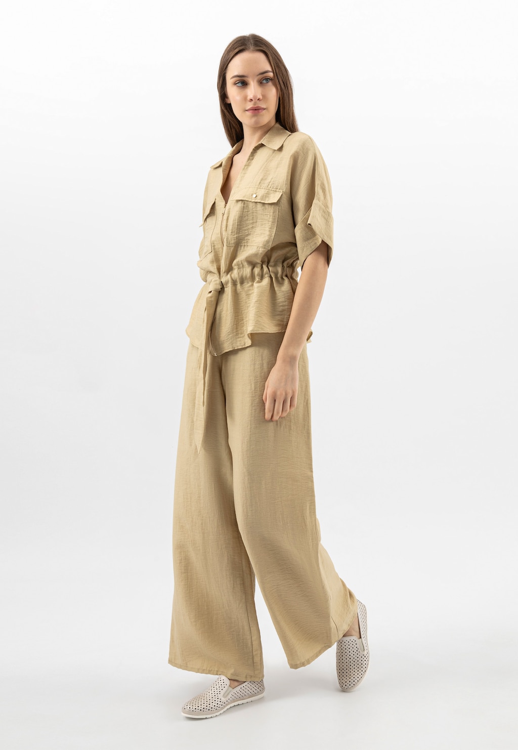 Béžové lesklé mokasíny dámské z perforované kůže 46102-58 Widok 1