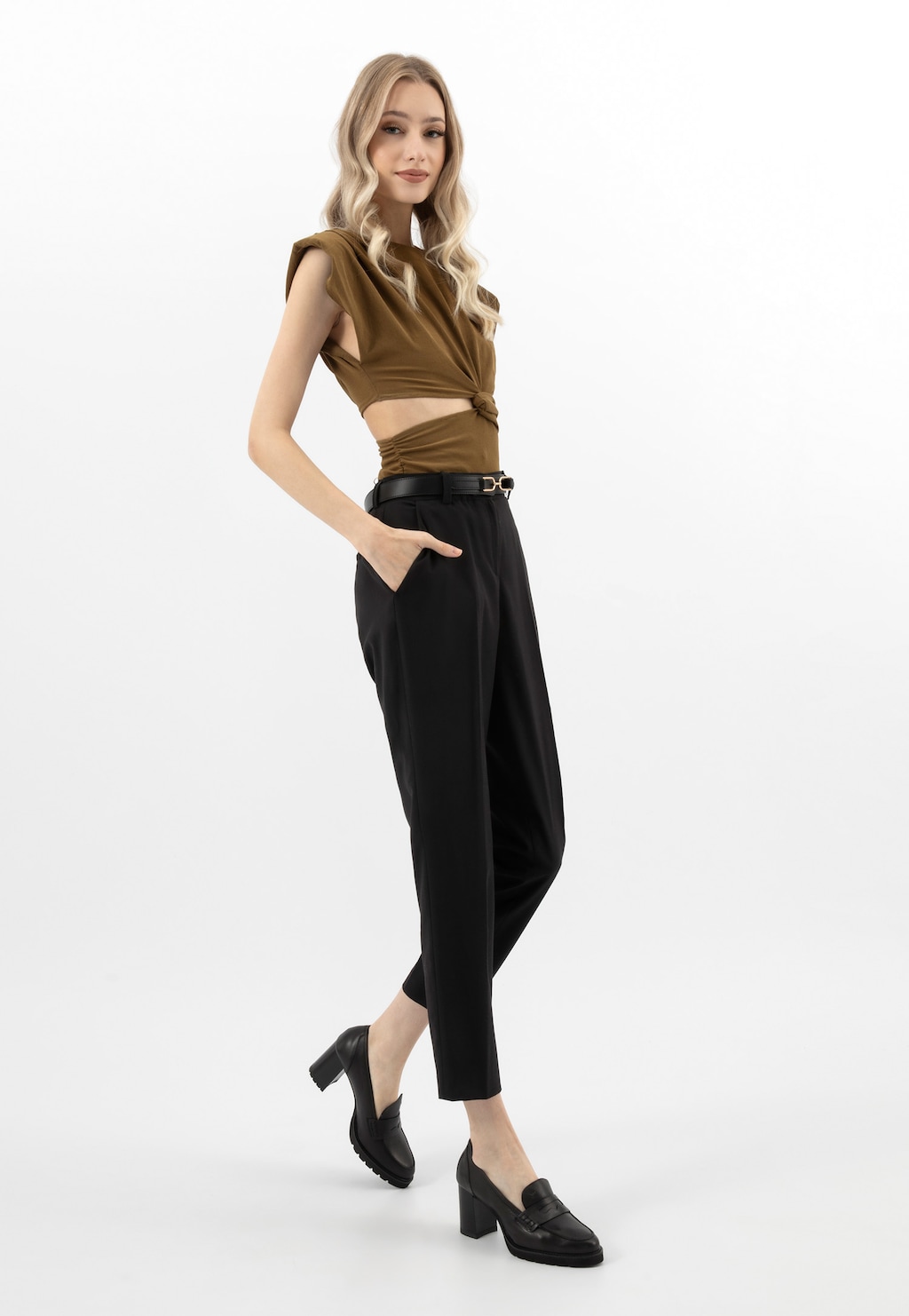 Czarne skórzane mokasyny damskie na słupku 46318-51 Widok 1