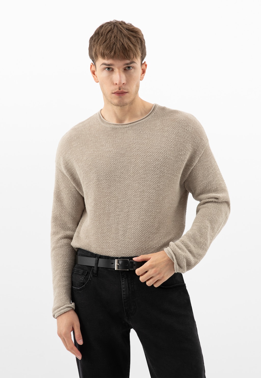 Czarny skórzany pasek męski ze srebrną klamrą 93076-51 Widok 7