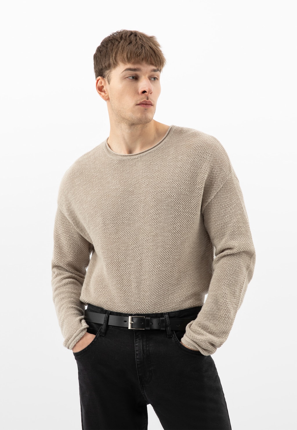 Czarny skórzany pasek męski ze srebrną klamrą 93076-51 Widok 1