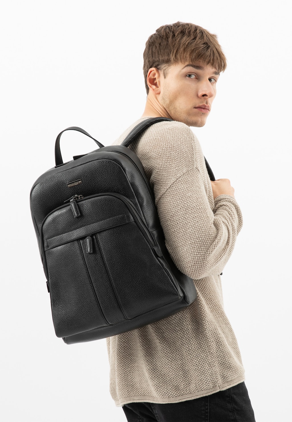 Duży skórzany plecak męski w kolorze czarnym 80373-51 Widok 1