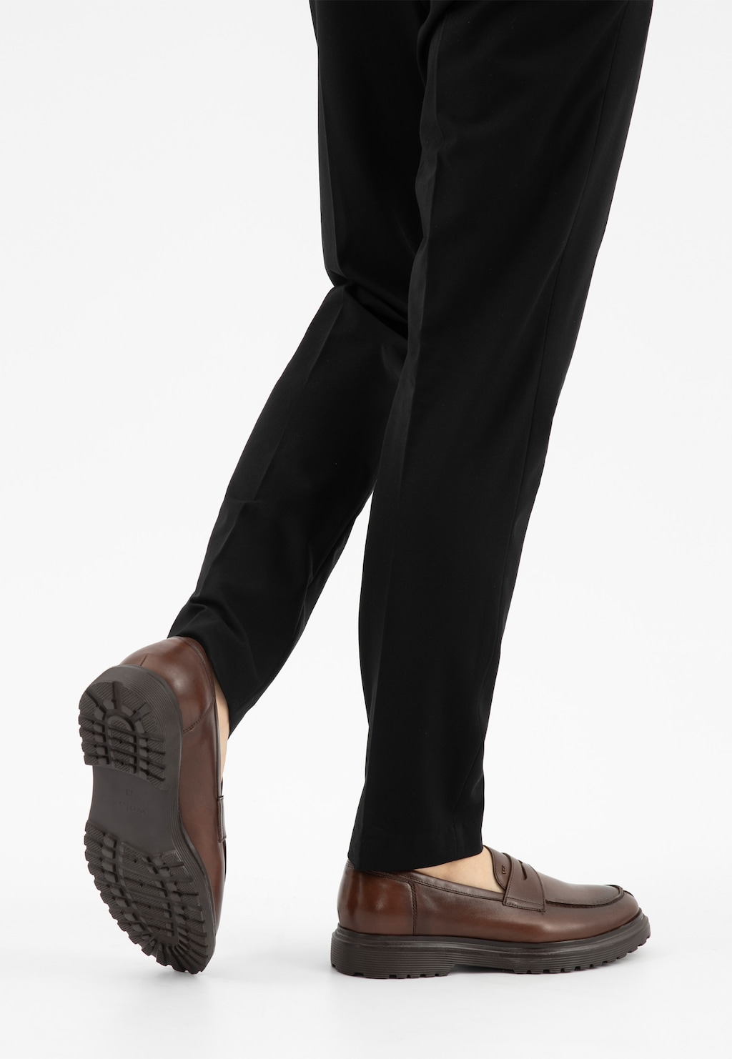 Brązowe mokasyny męskie ze skóry licowej 10263-52 Widok 9