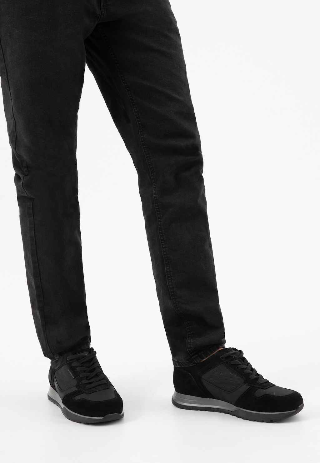 Černé pánské tenisky z kombinovaných materiálů 10243-81 Widok 9