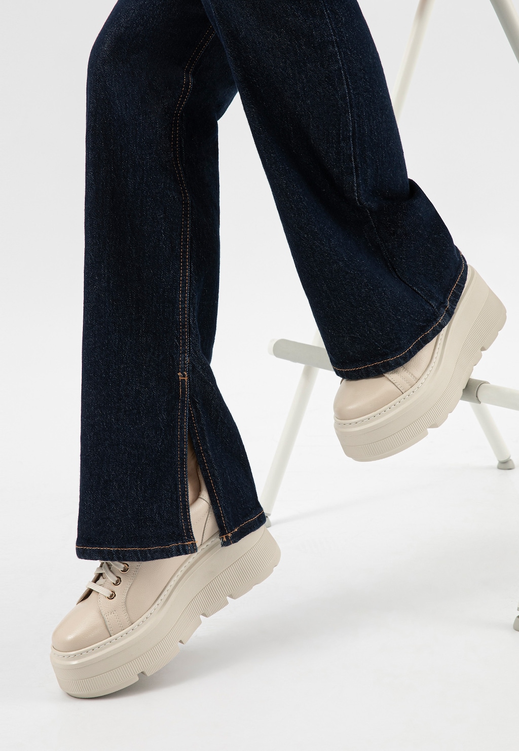 Béžové kožené tenisky na vysoké platformě 46352-54 Widok 8