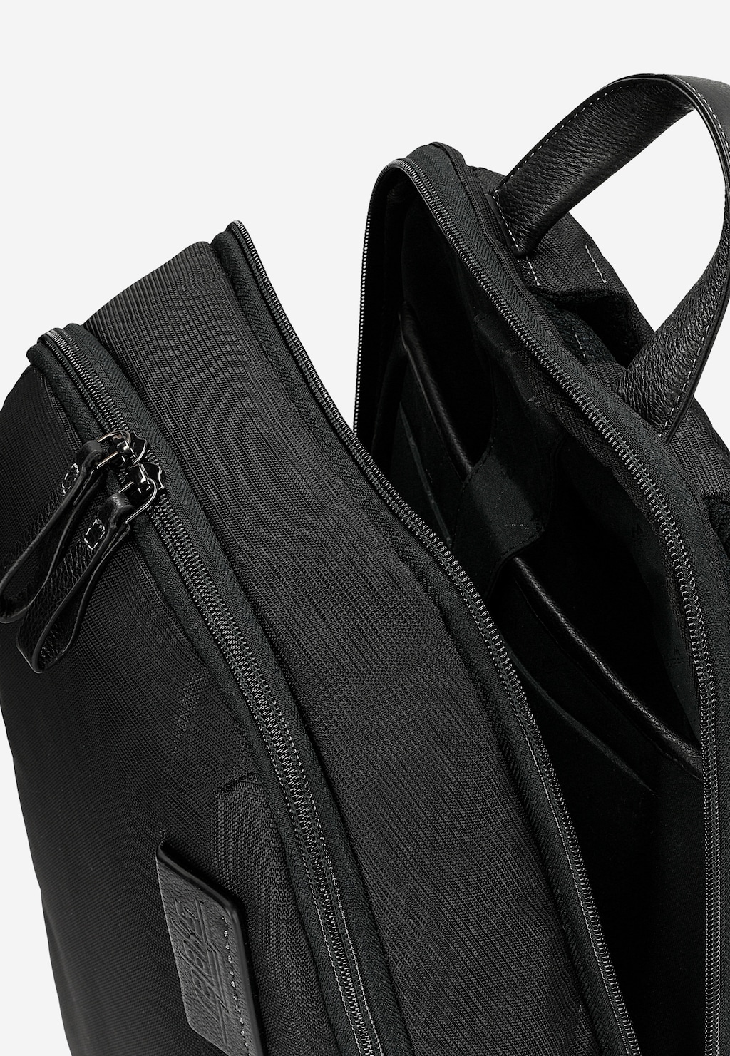 Czarny pojemny plecak RELAKS R90002-81 Widok 6