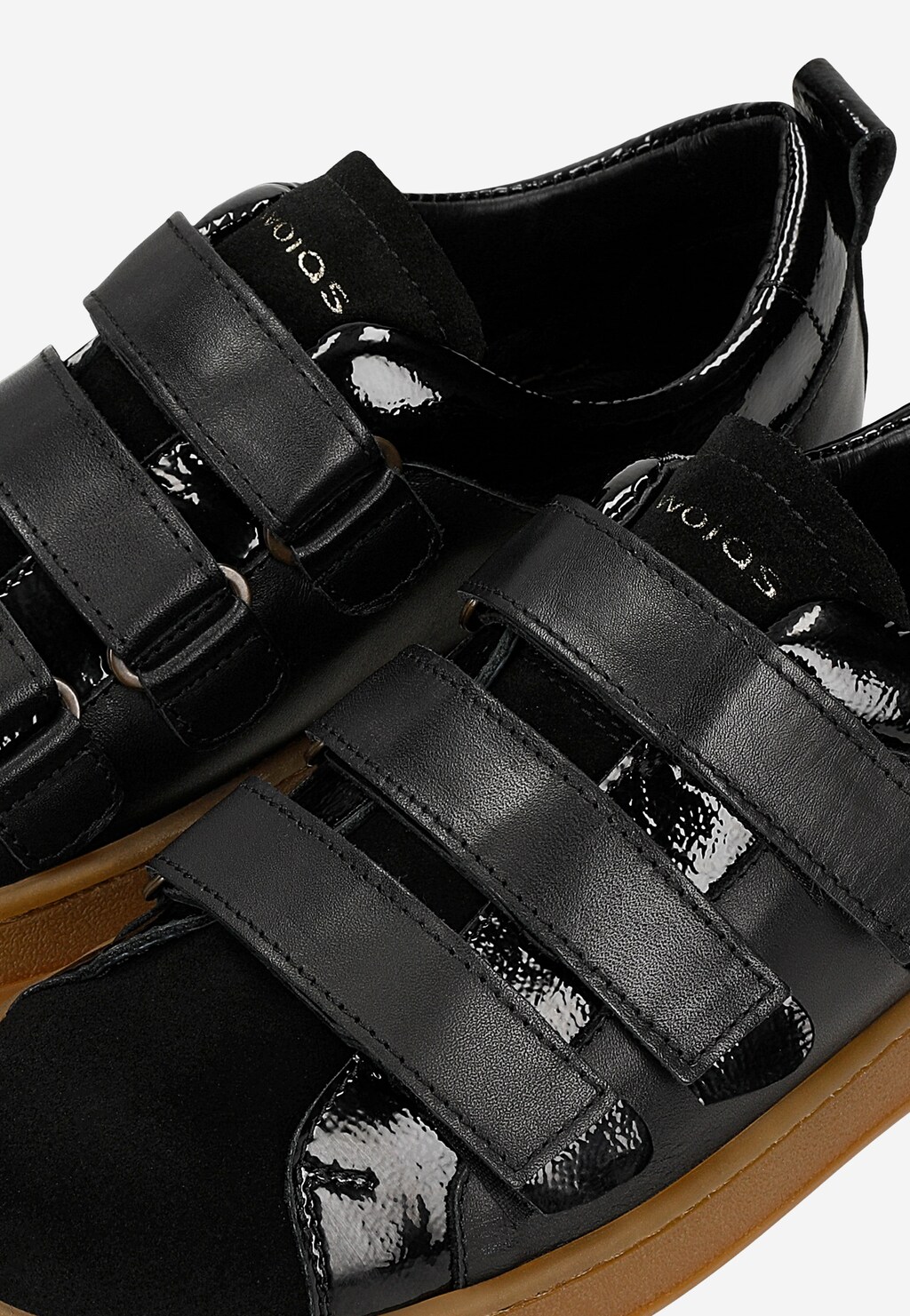 Czarne trampki damskie z łączonych skór zapinane na rzepy 46365-71 Widok 7