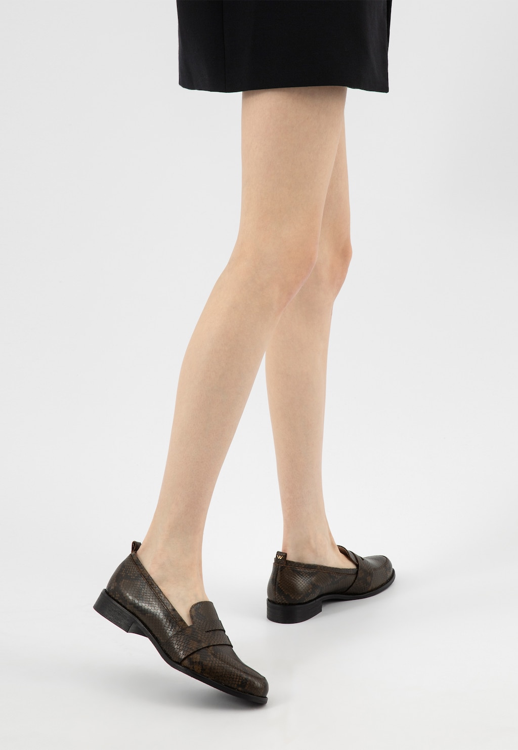 Damskie mokasyny skórzane z wężowym motywem 46004-50 Widok 8