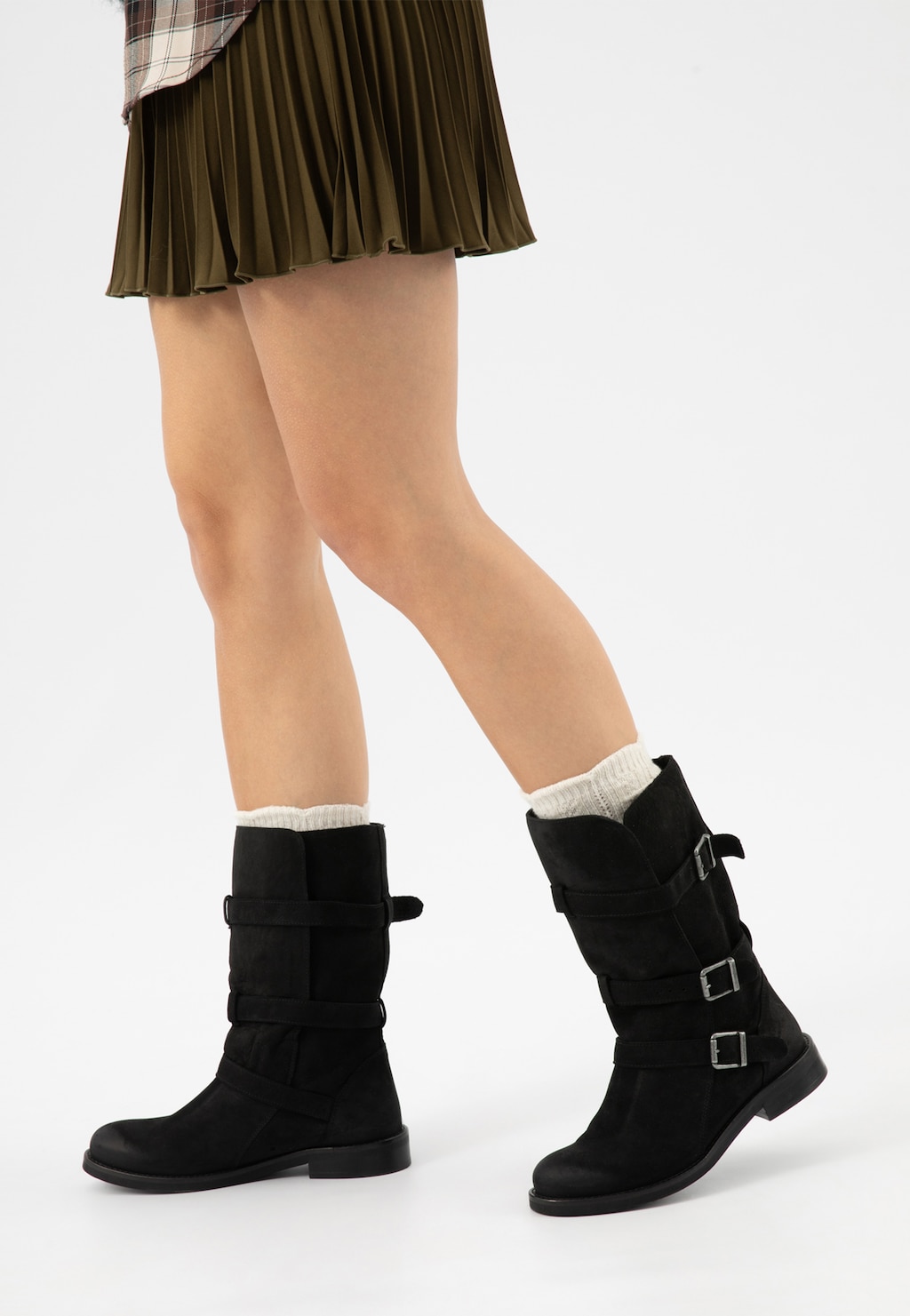 Černé dámské podzimní kotníčkové boty z nubuku 55307-21 Widok 9
