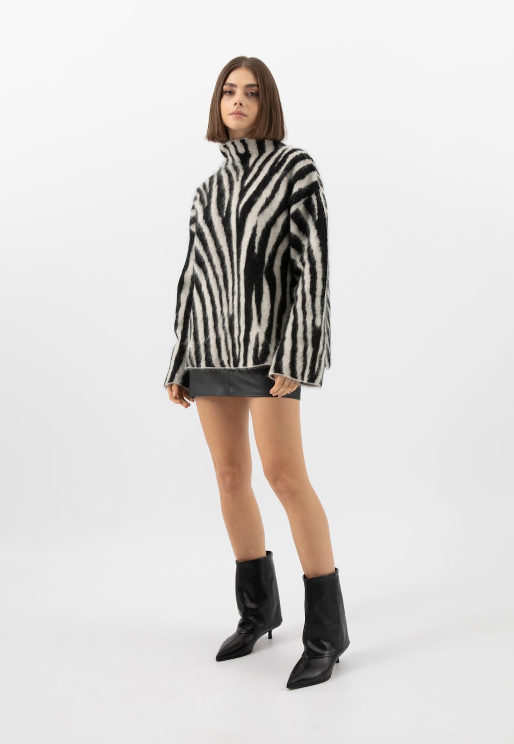 Czarne skórzane botki na kaczuszce 55345-51 Widok 8