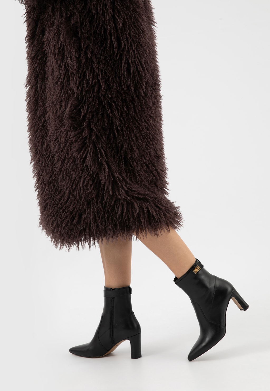 Czarne skórzane botki damskie ze zdejmowanym paskiem 55316-51 Widok 8