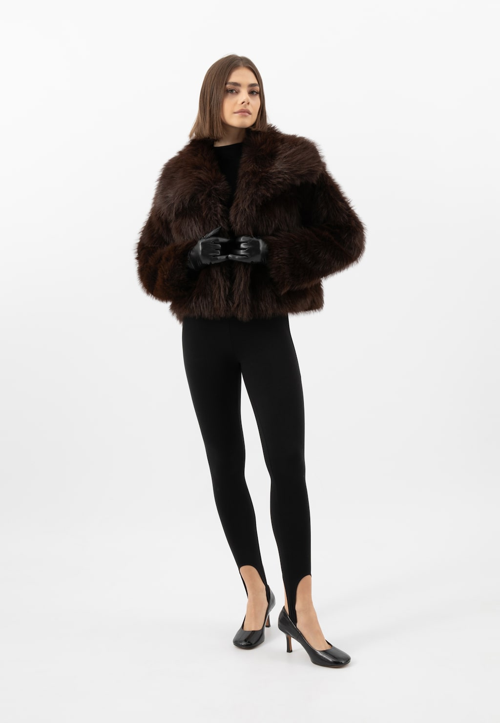 Czółenka damskie ze skóry licowej z ozdobnymi przeszyciami 35177-51 Widok 9