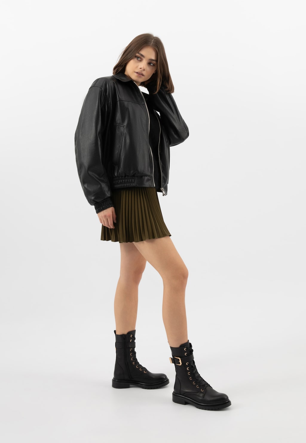 Černé dámské biker boty se zlatými detaily 64135-51 Widok 1