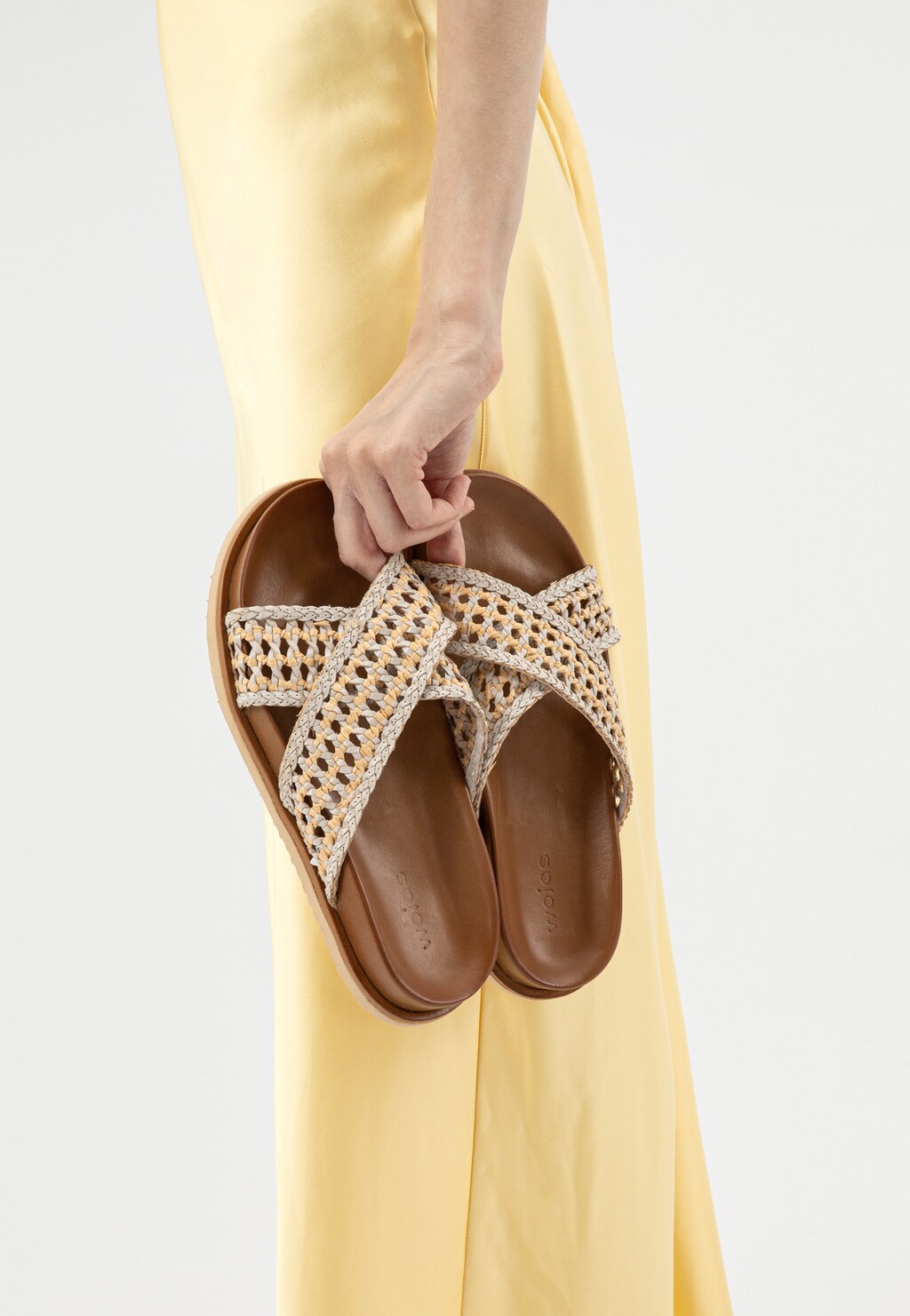 Béžové pletené pantofle pro ženy 74156-84 Widok 8