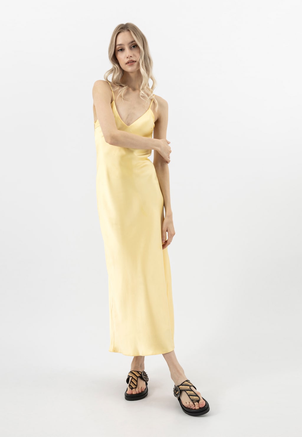 Černé žabky s rafií a ozdobnou přezkou 74153-80 Widok 1