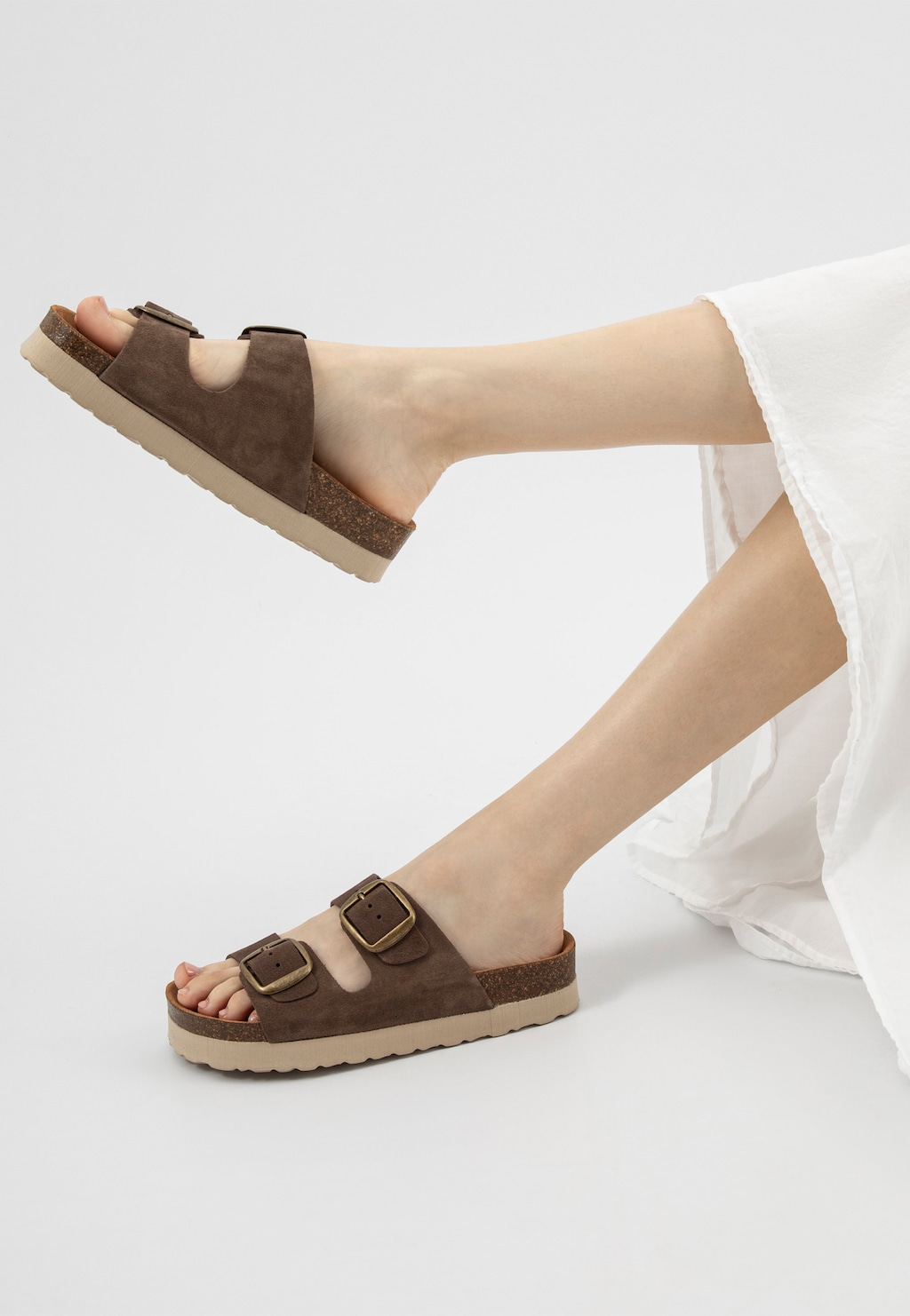 Hnedé šľapky na korkovej platforme 74147-62 Widok 7