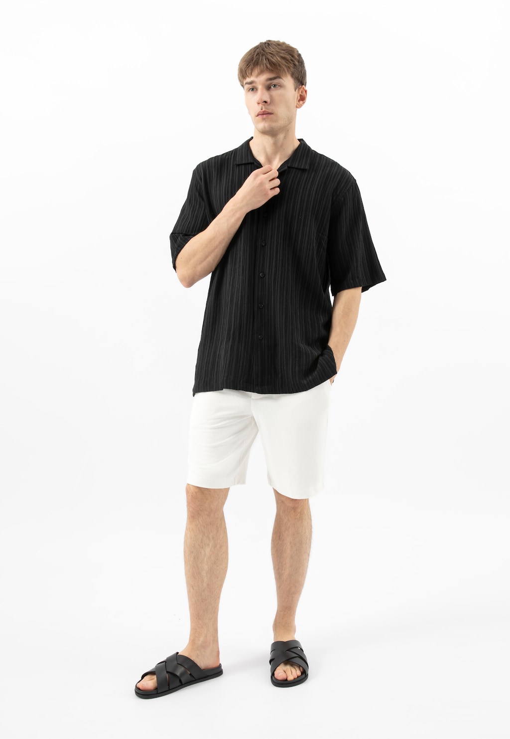 Černé kožené pánské pantofle s propletenými řemínky 32029-51 Widok 8