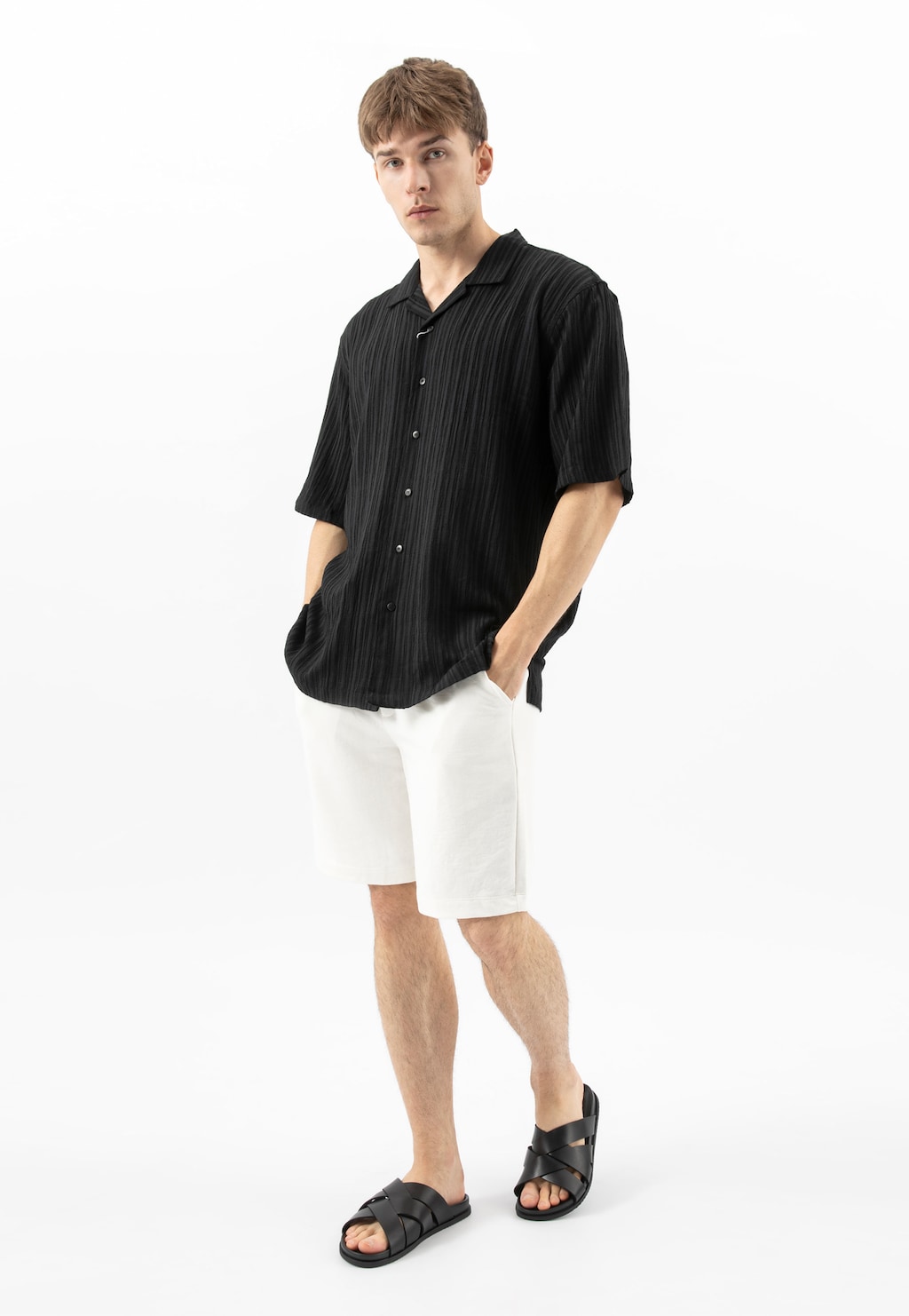 Černé kožené pánské pantofle s propletenými řemínky 32029-51 Widok 1