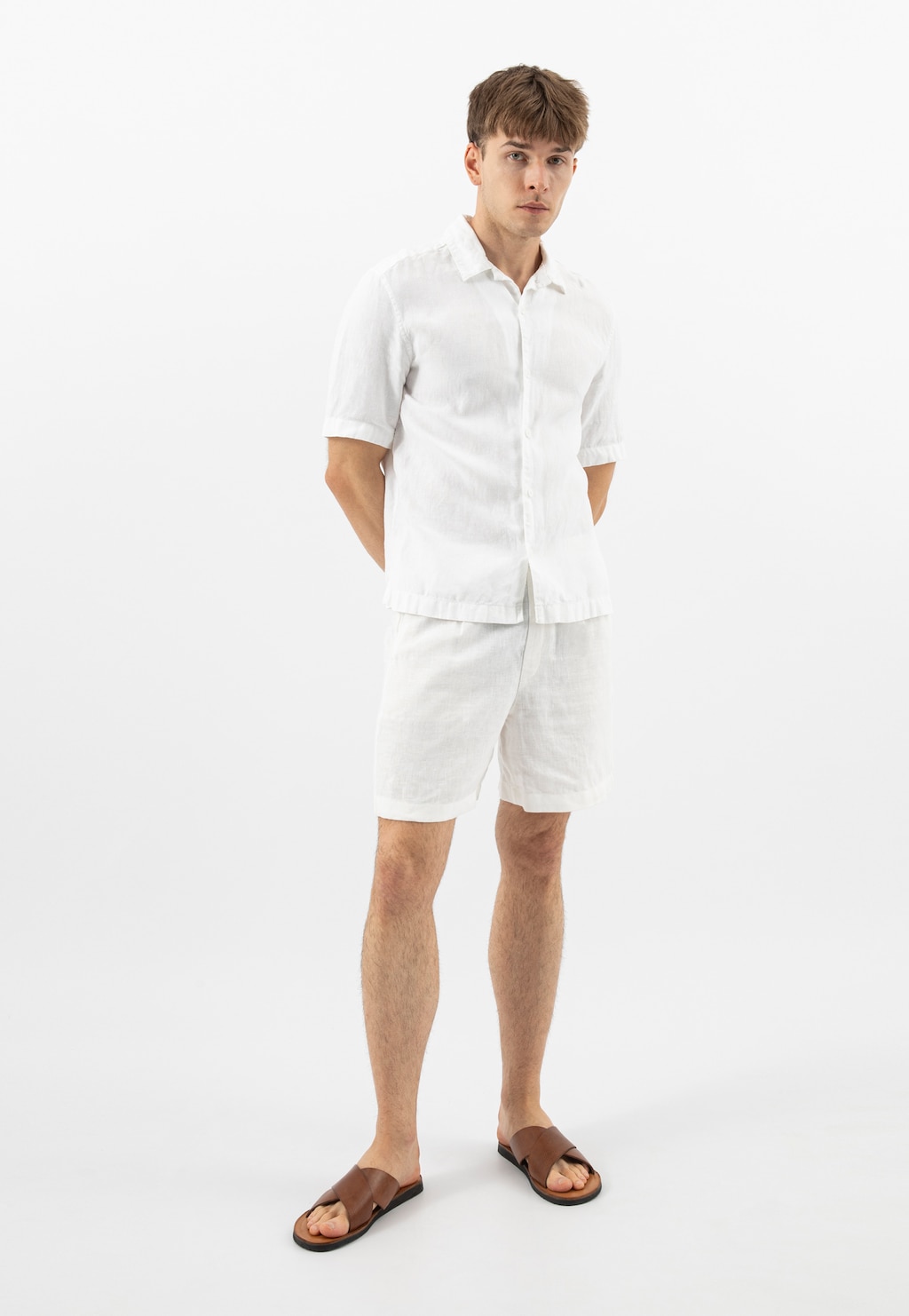 Jasnobrązowe klapki męskie z krzyżującymi się paskami 32023-52 Widok 1