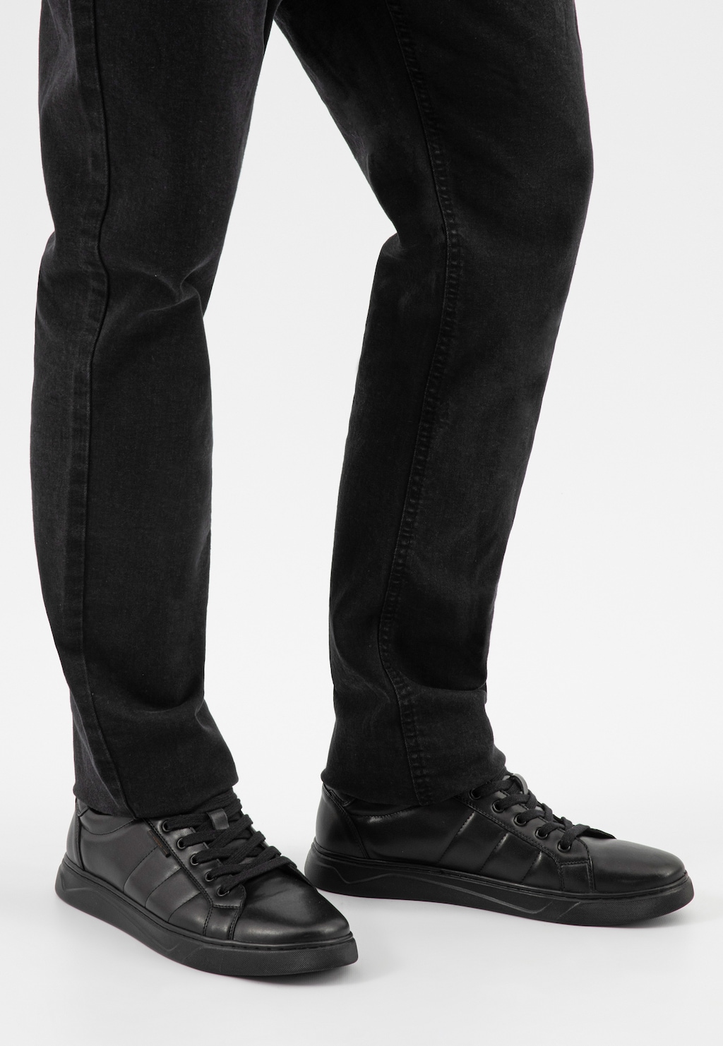 Czarne skórzane trampki męskie 10247-51 Widok 9