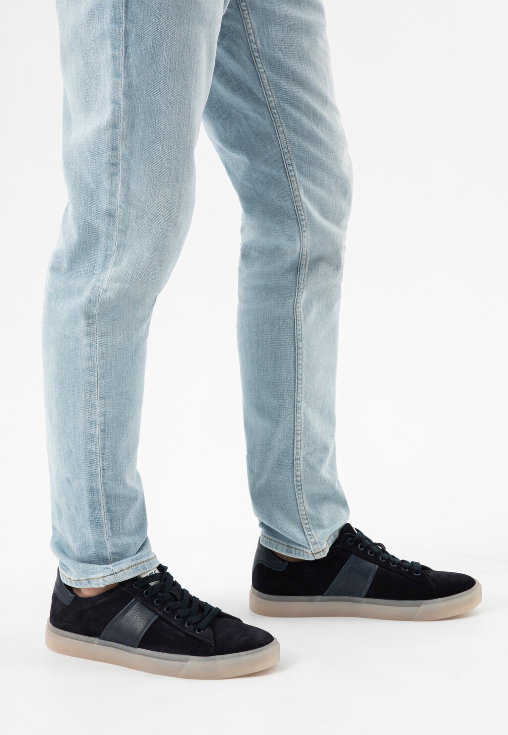 Granatowe trampki męskie z wstawką ze skóry  licowej 10246-66 Widok 8