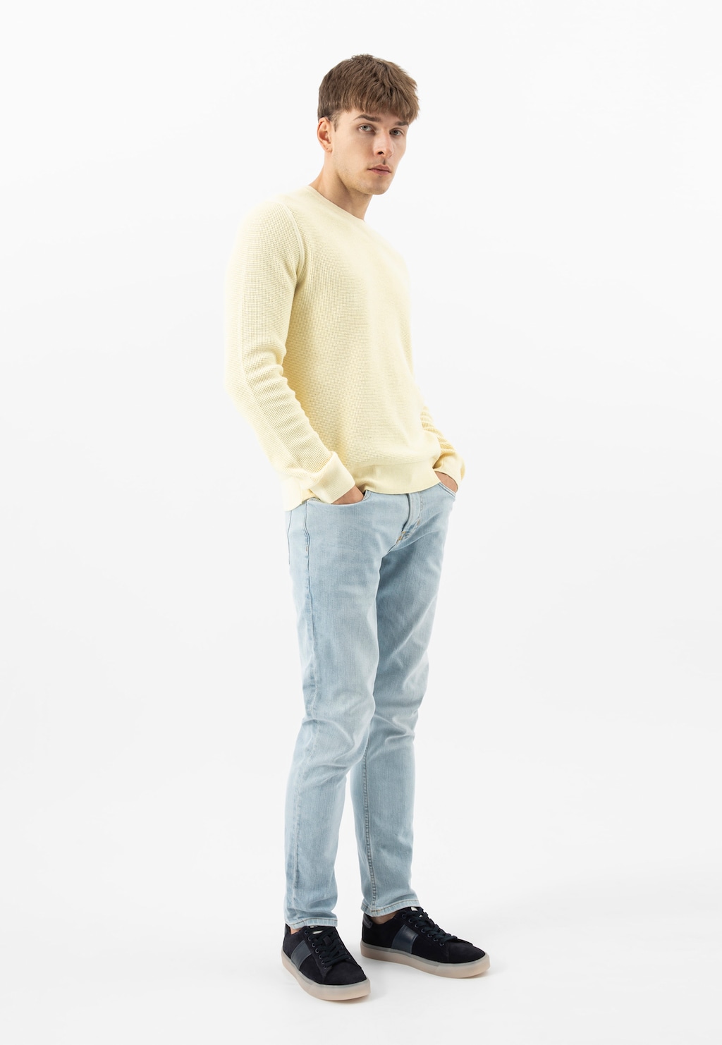 Granatowe trampki męskie z wstawką ze skóry  licowej 10246-66 Widok 1