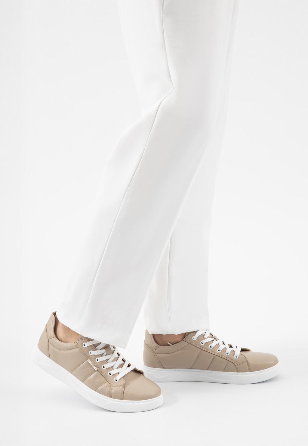 Béžové kožené tenisky pro muže na bílé podrážce 10247-54 Widok 8