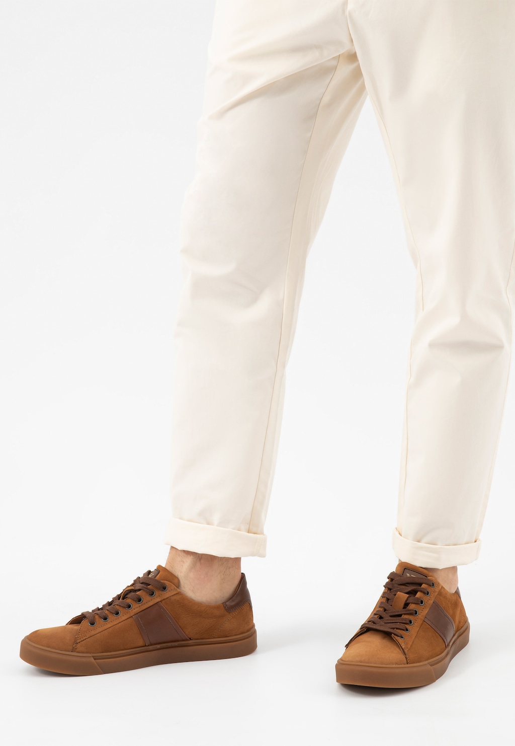 Brązowe trampki męskie z łączonych skór 10246-72 Widok 9