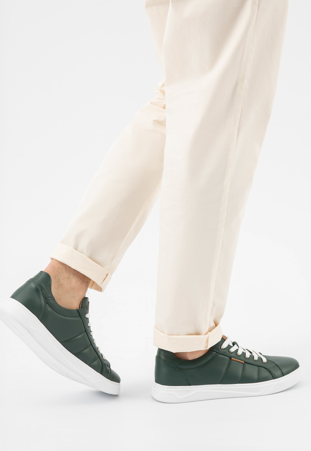 Zielone trampki męskie na białej podeszwie 10247-57 Widok 8