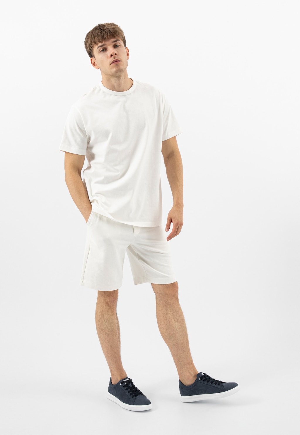 Tmavě modré pánské tenisky na bílé podrážce 10229-26 Widok 1