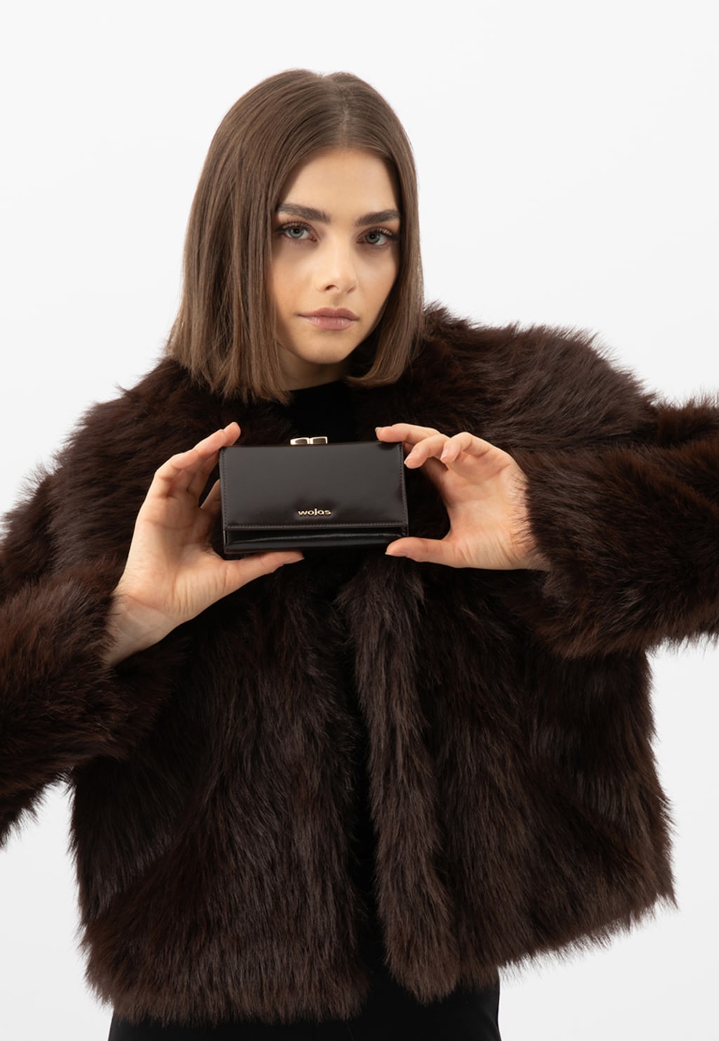 Skórzany czekoladowy portfel damski ze złotymi elementami 91085-52 Widok 1