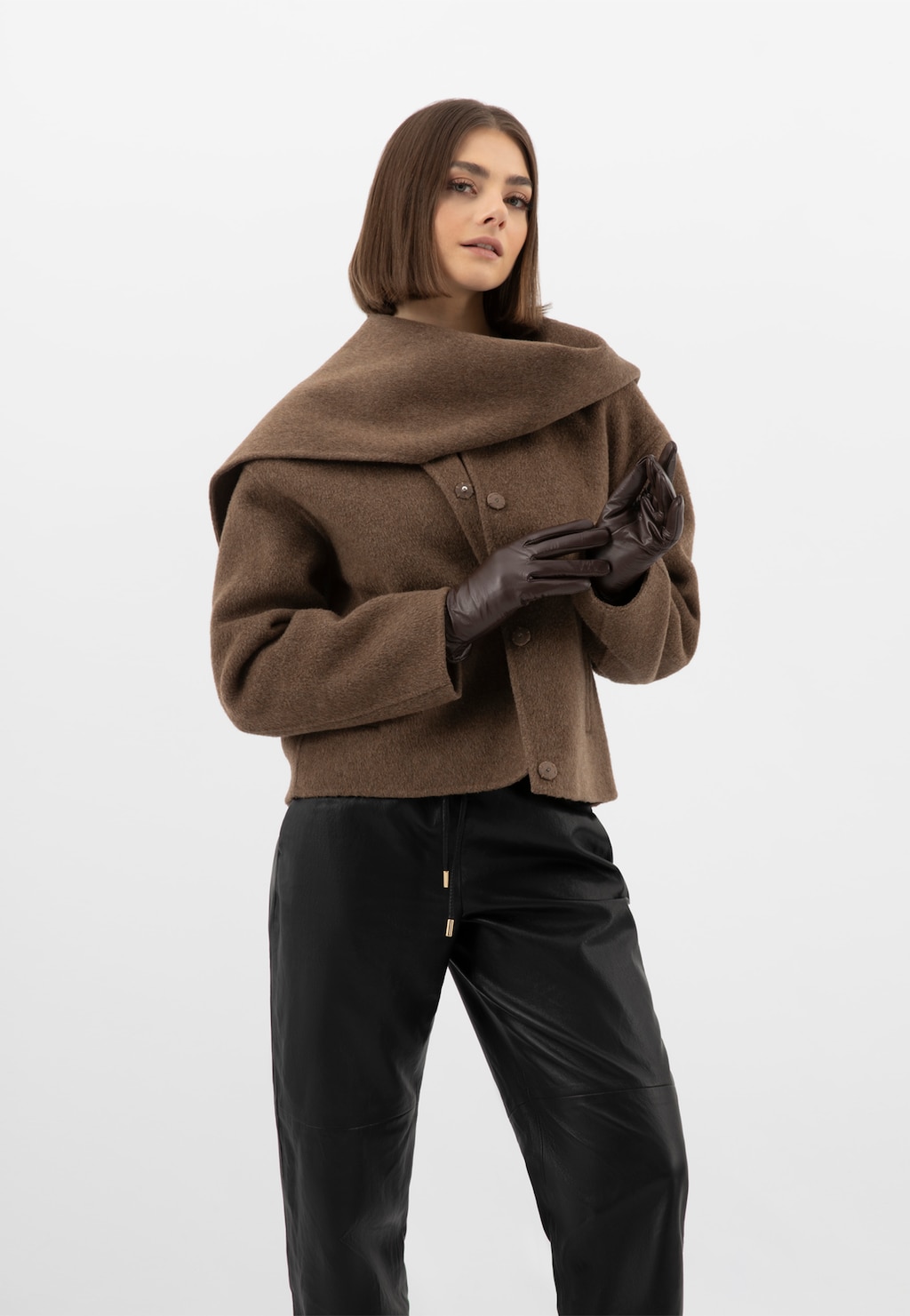 Skórzane rękawiczki damskie w czekoladowym brązowym kolorze 98115-73 Widok 1