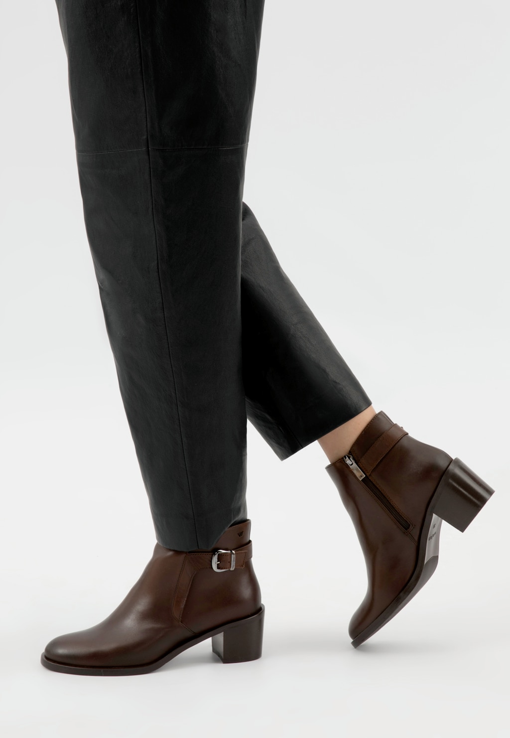 Ocieplane botki z brązowej skóry licowej na obcasie 55327-52 Widok 8