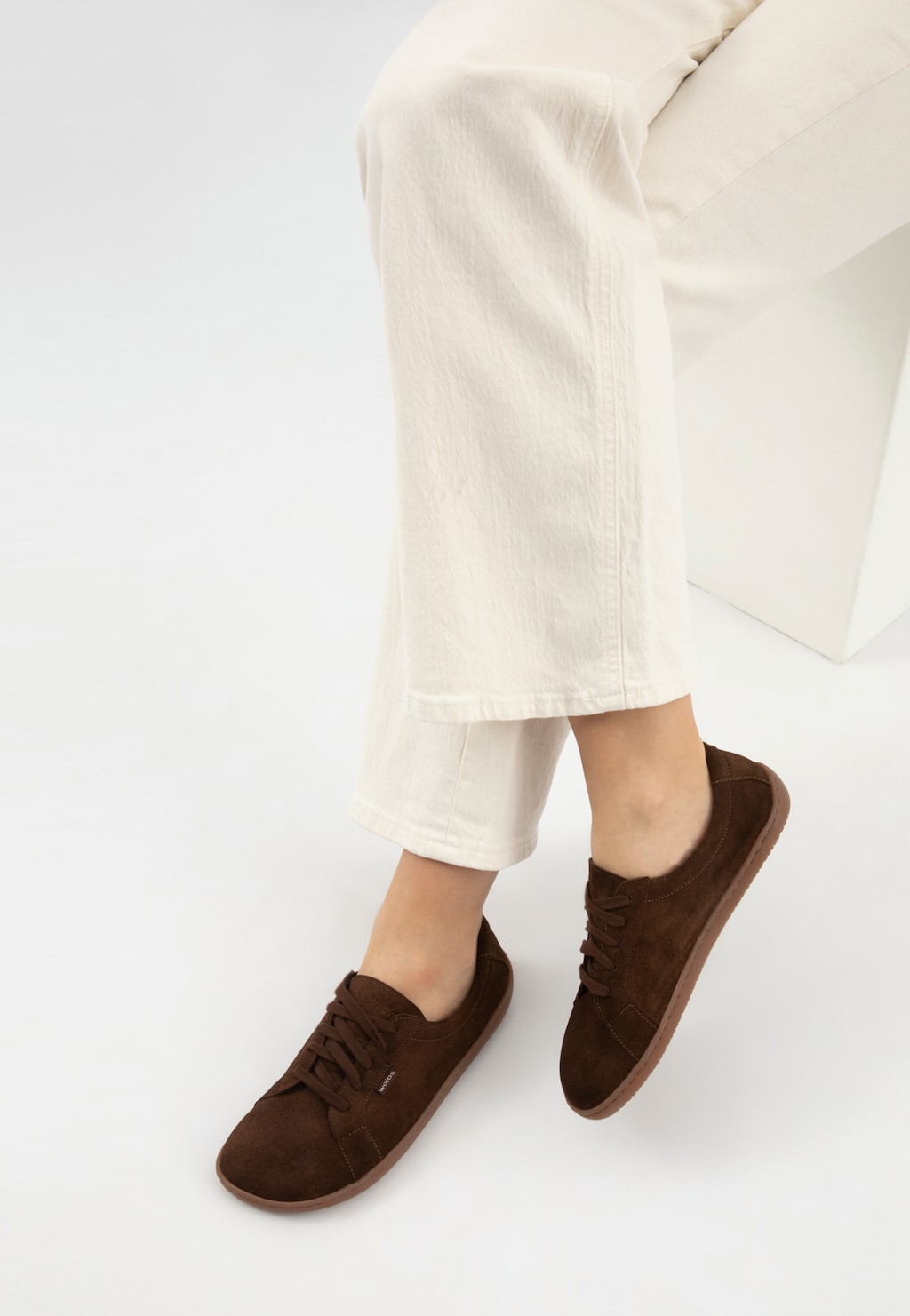 Tmavě hnědé čokoládové dámské tenisky na ploché podrážce 46395-62 Widok 7