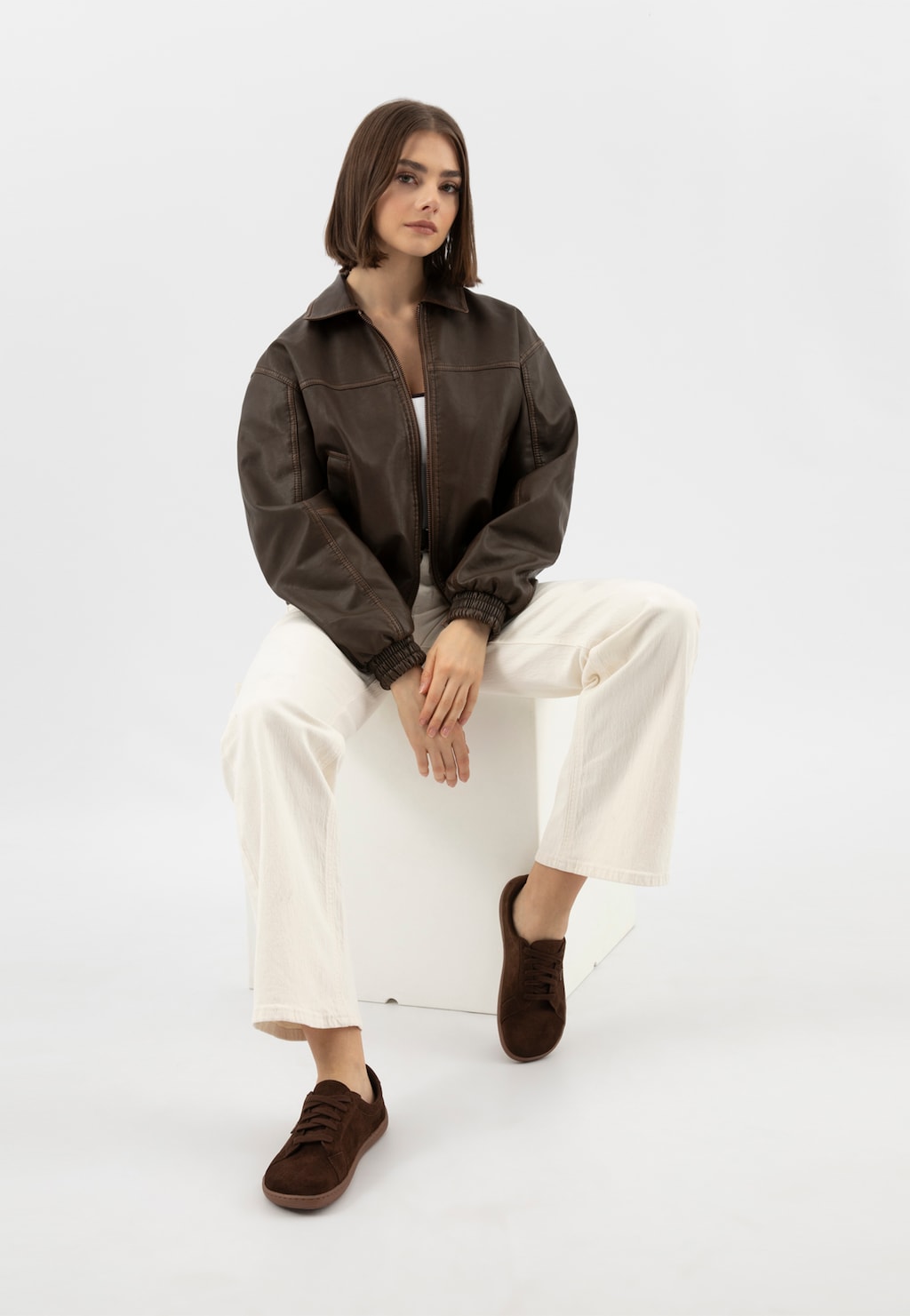 Tmavě hnědé čokoládové dámské tenisky na ploché podrážce 46395-62 Widok 1