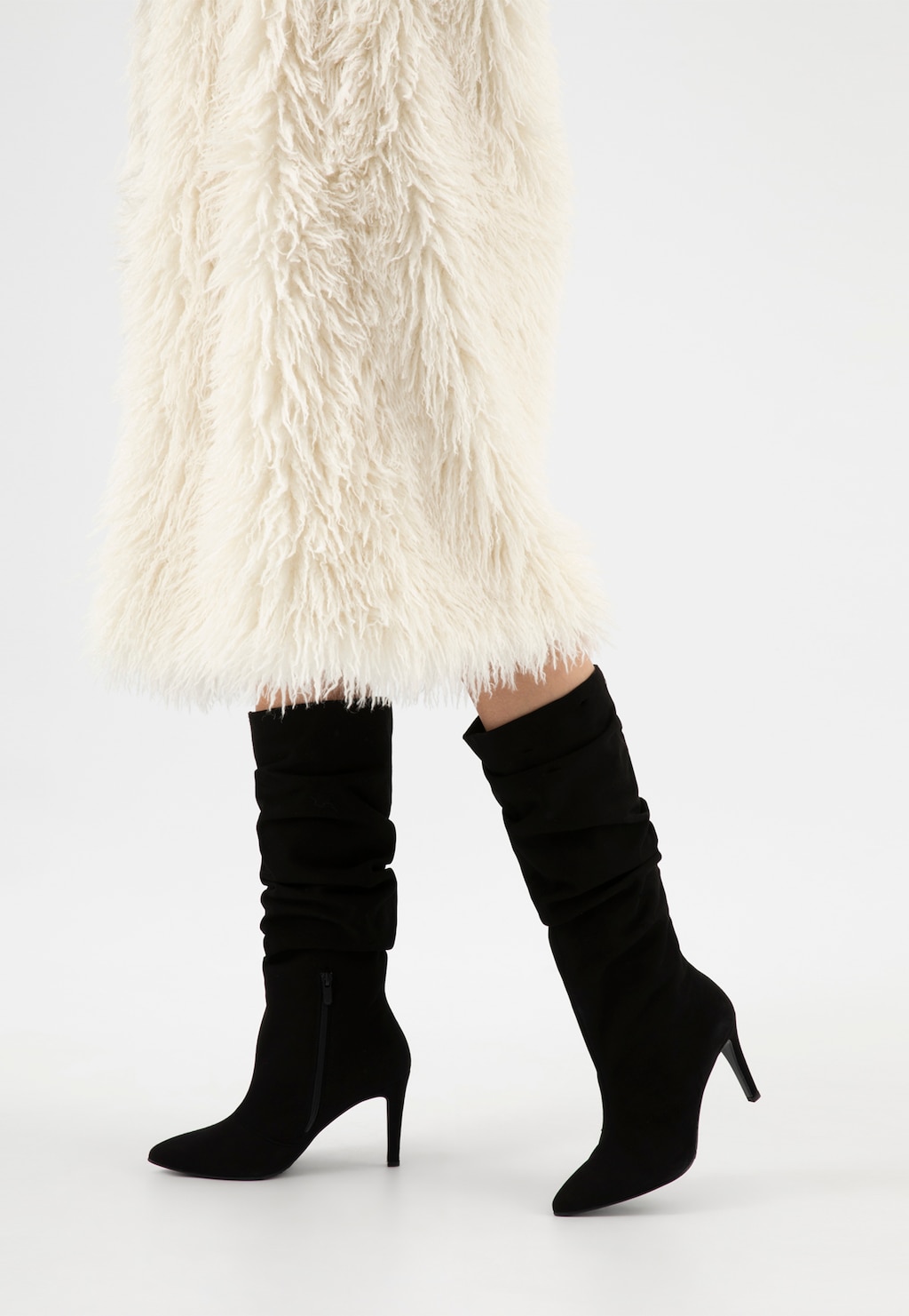 Czarne kozaki damskie na szpilce z marszczoną cholewką 71125-61 Widok 7