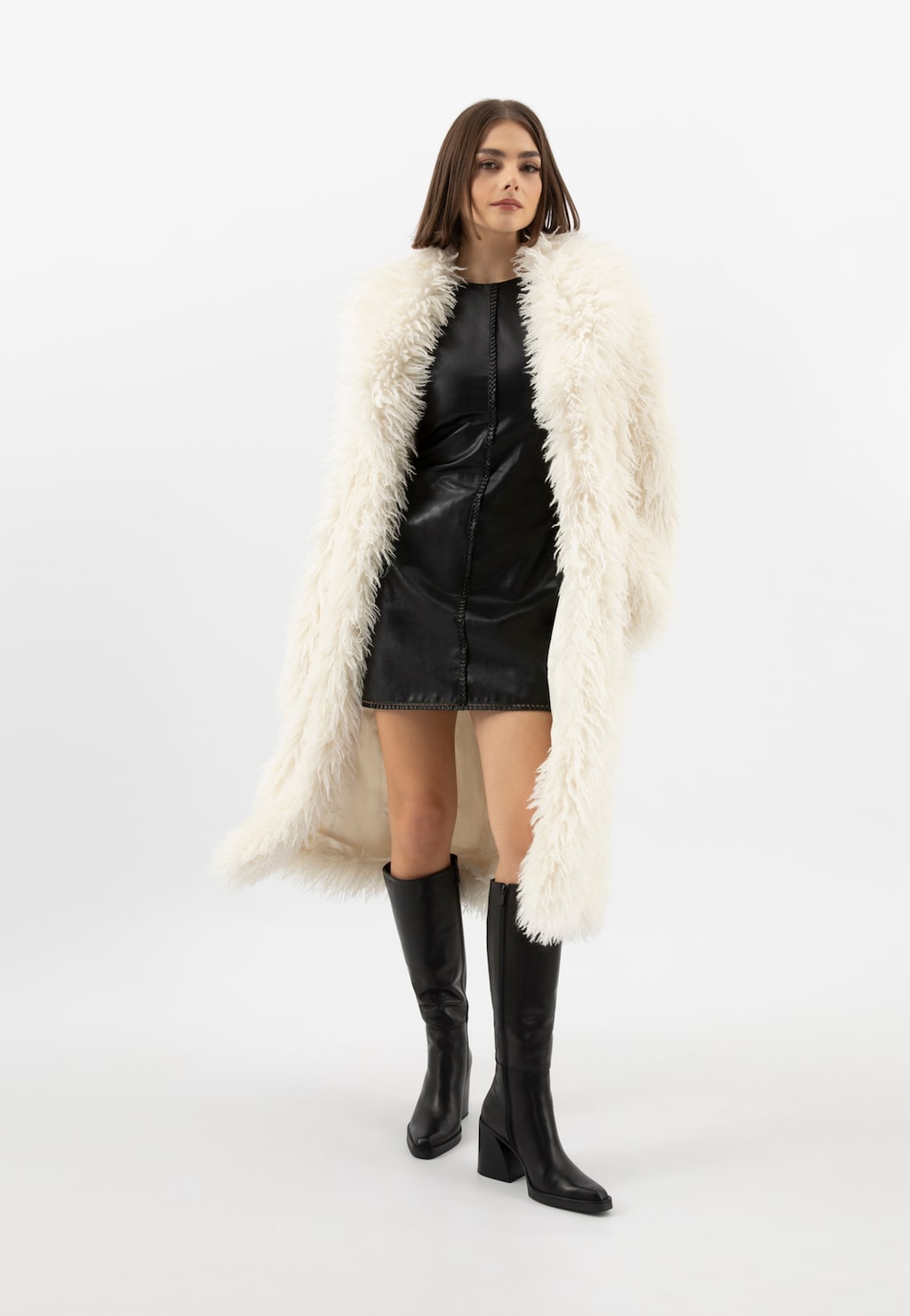 Čierne kožené dámske čižmy so zrezaným podpätkom 71114-51 Widok 1