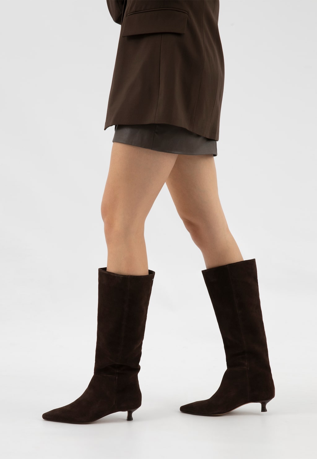 Brązowe czekoladowe kozaki damskie na niskim obcasie 71119-62 Widok 7