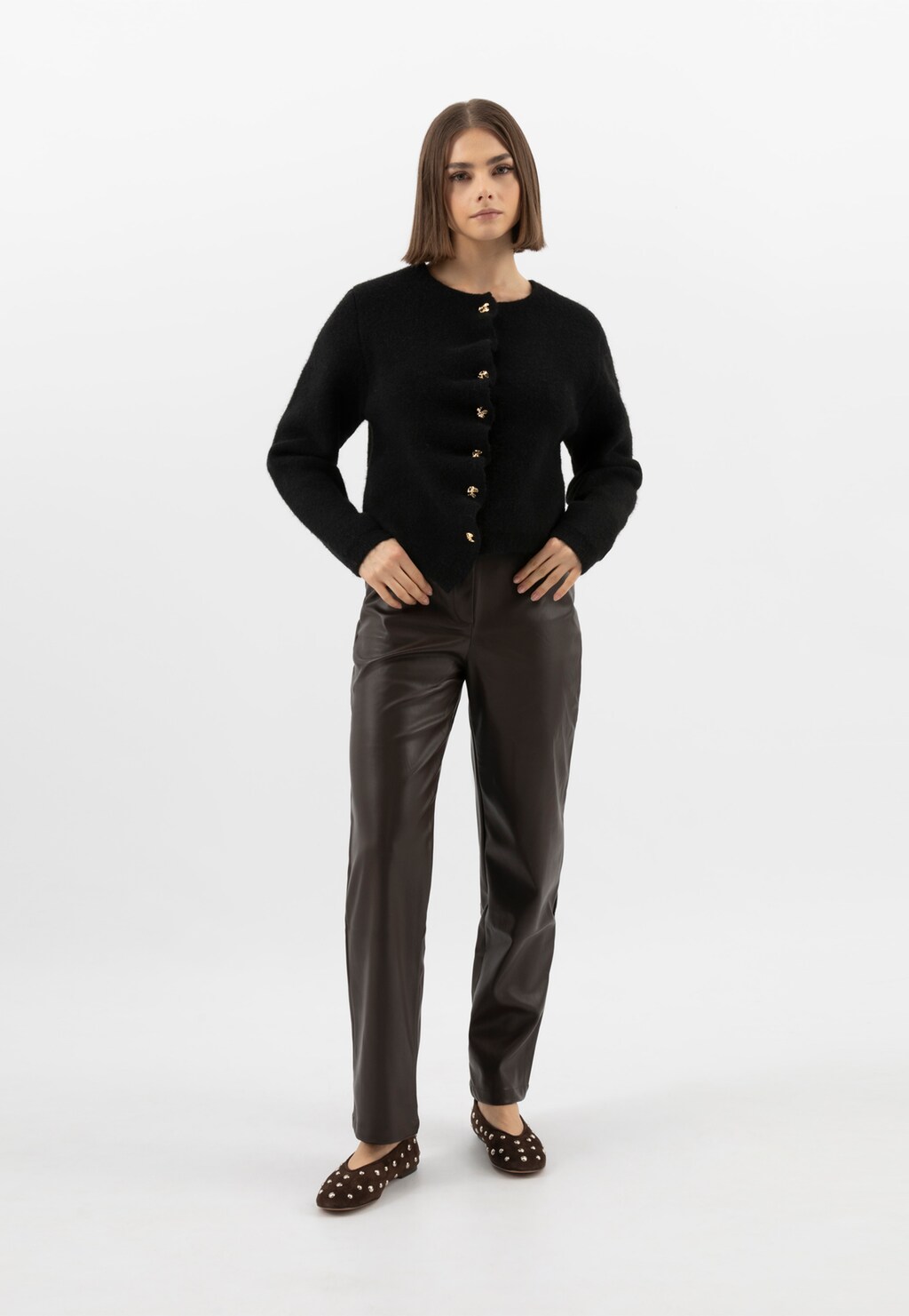 Semišové balerínky v čokoládovej farbe s cvokmi 44066-62 Widok 9