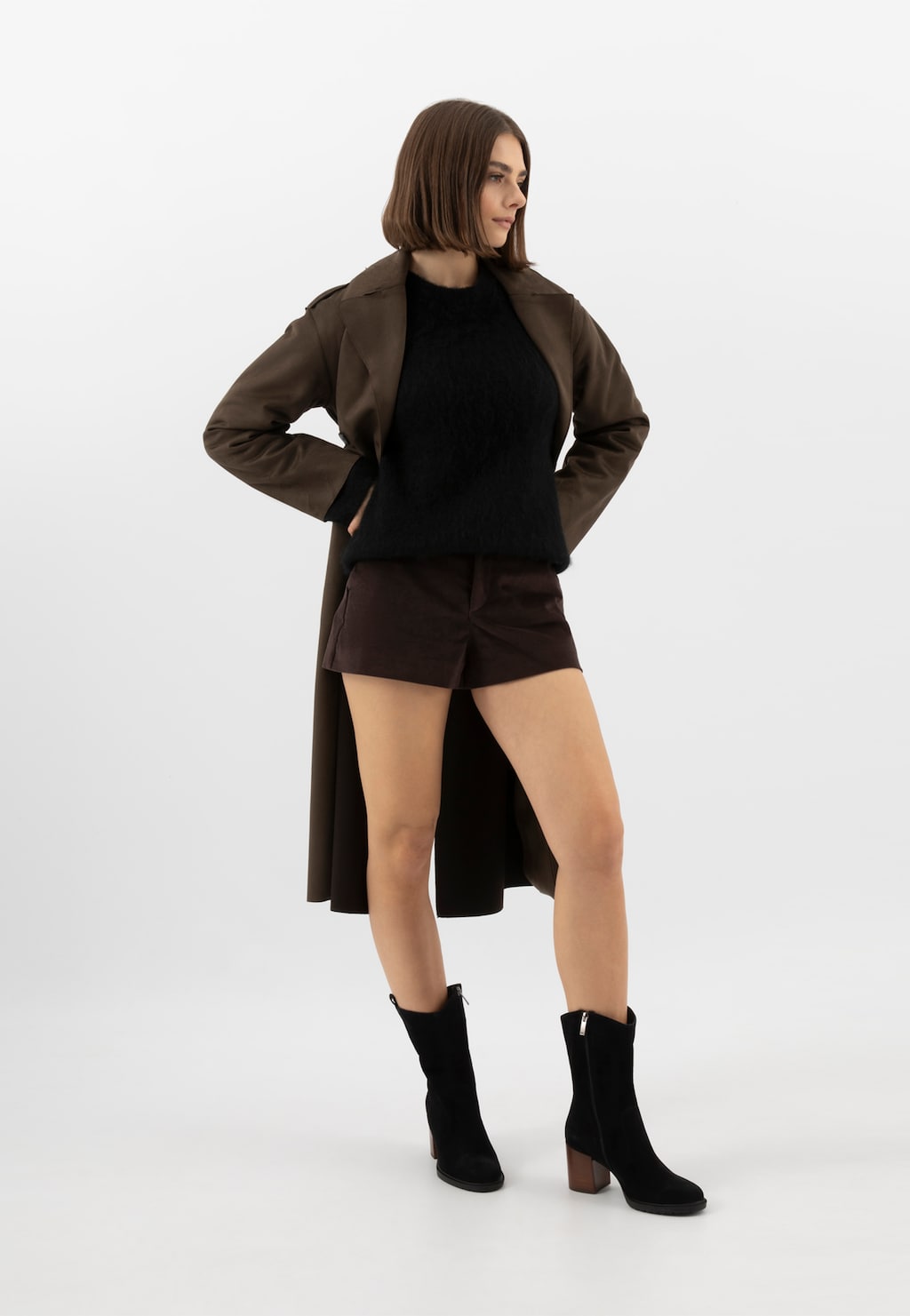 Czarne wysokie botki damskie na brązowym słupku 55325-61 Widok 1