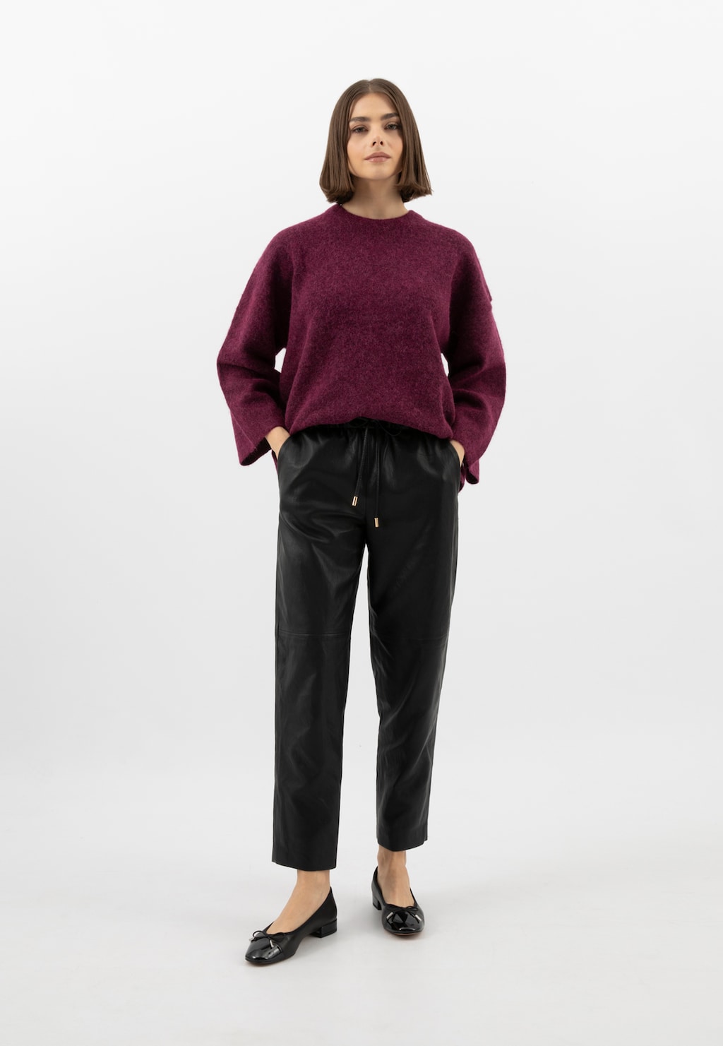 Eleganckie baleriny na obcasie z błyszczącym noskiem 44065-71 Widok 9