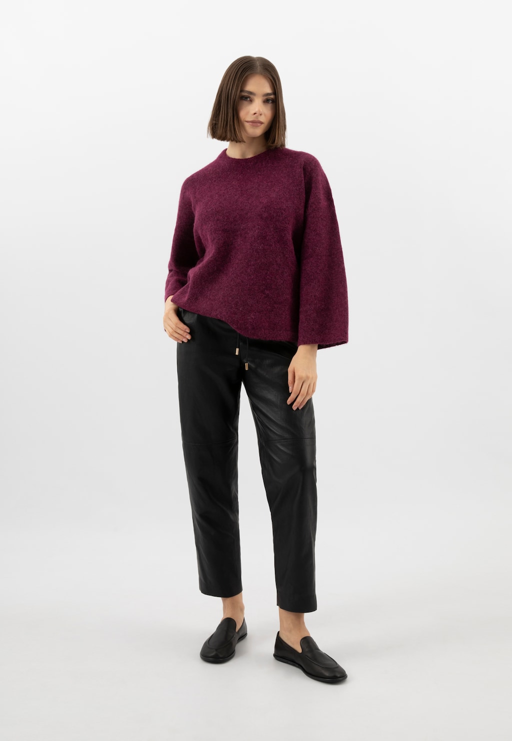 Čierne kožené dámske mokasíny na plochej podrážke 46373-51 Widok 1