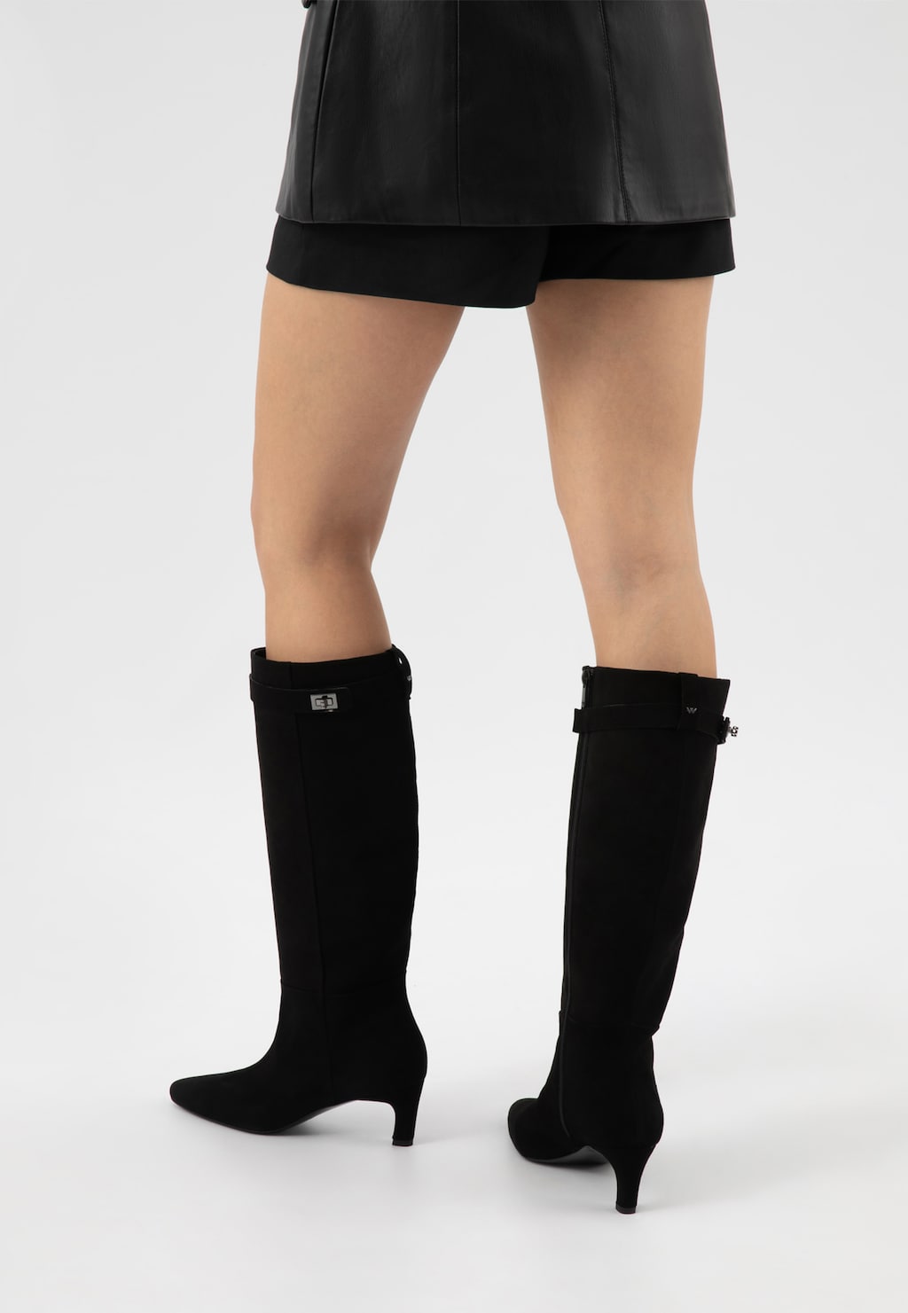 Czarne welurowe kozaki na niskiej szpilce 71146-61 Widok 7