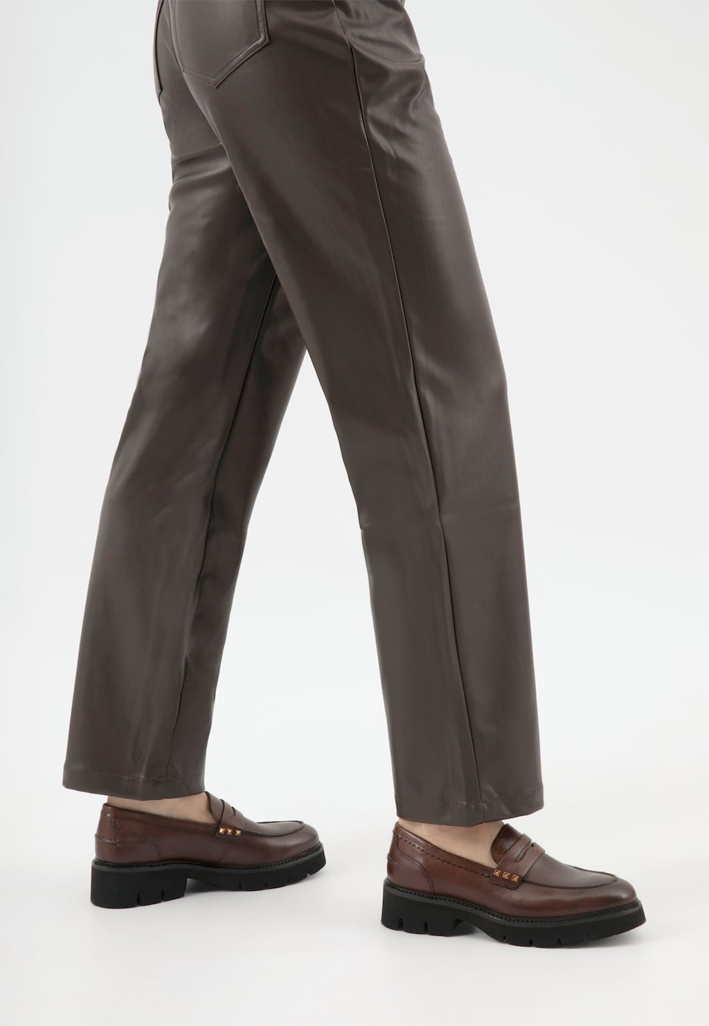 Brązowe skórzane mokasyny damskie z ozdobnymi ćwiekami 46369-52 Widok 8