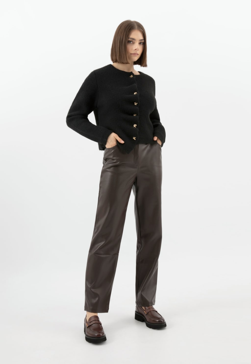 Brązowe skórzane mokasyny damskie z ozdobnymi ćwiekami 46369-52 Widok 1