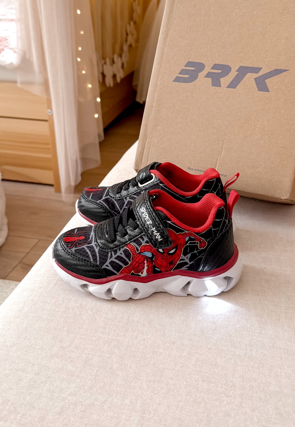 Sneakersy ze Spider-Manem i świecącą podeszwą BARTEK 87010-11 Widok 10