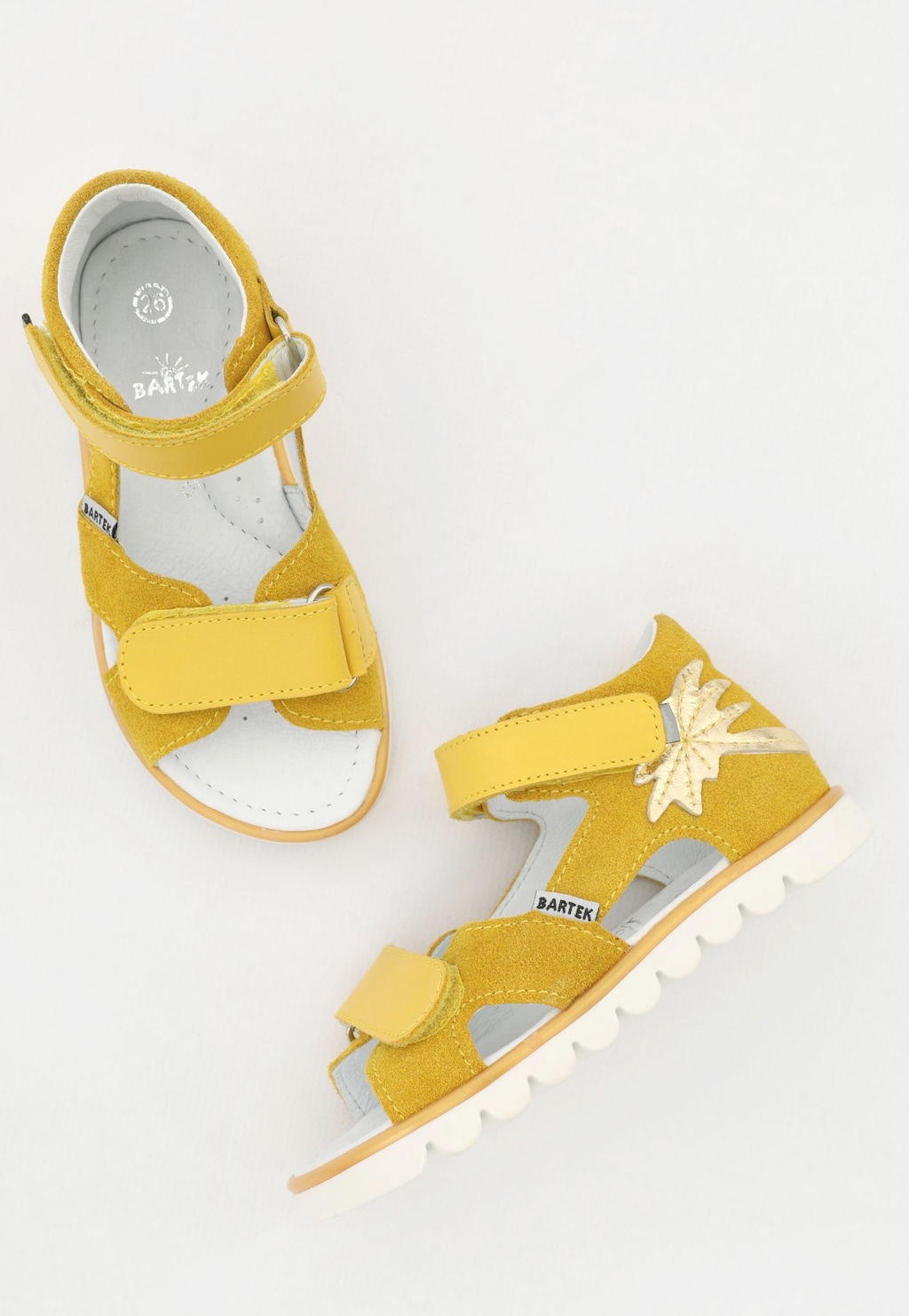 Žluté dívčí sandály BARTEK 11227017 s lesklou palmou Widok 9